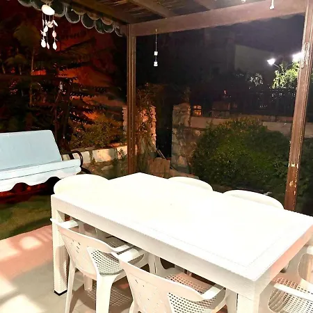 Vilă Triplex Family House, Kusadası